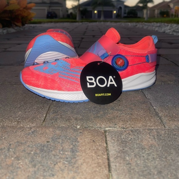Women’s New Balance Running Shoes w/ BOA-fit Lacing 🏃🏻‍♀️💨 - Picture 1 of 5